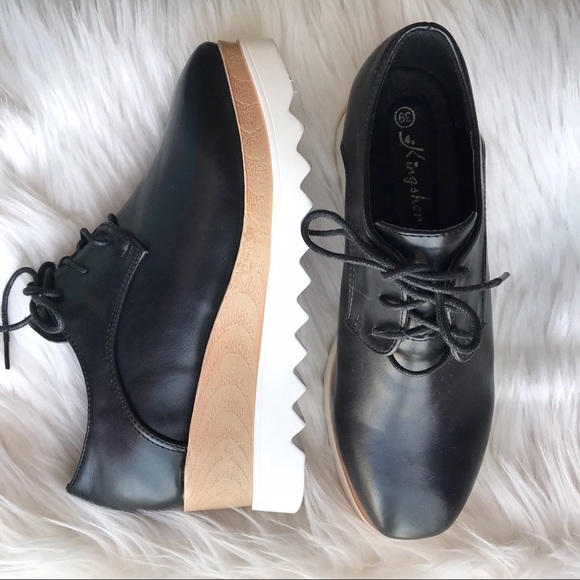 Shoes - SOLD / NEW • platform lace up shoes ✨